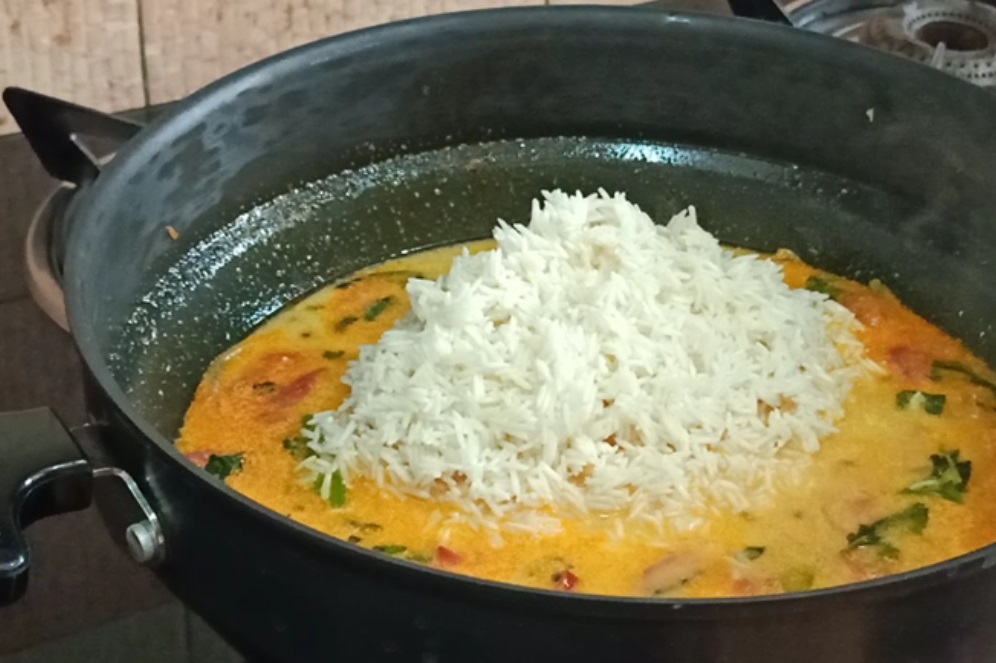veg biryani rice in coconut milk